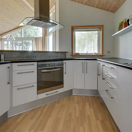 Three-bedroom Holiday In Hals