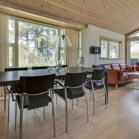 Three-bedroom Holiday In 度假居 *